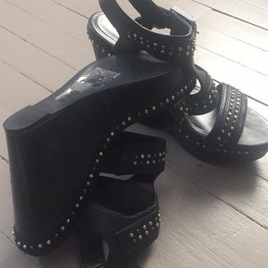 Gorgeous Express wedges